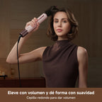 Mujer usando el cepillo redondo volumetrizador del Dreame AirStyle Pro HI para dar cuerpo al cabello - Ferretería La Palma - 1850006