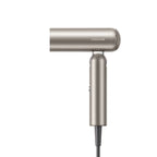 Diseño compacto y plegable de la secadora Dreame Pocket Ultra AHD54 en color champagne - Ferretería La Palma - 1850005