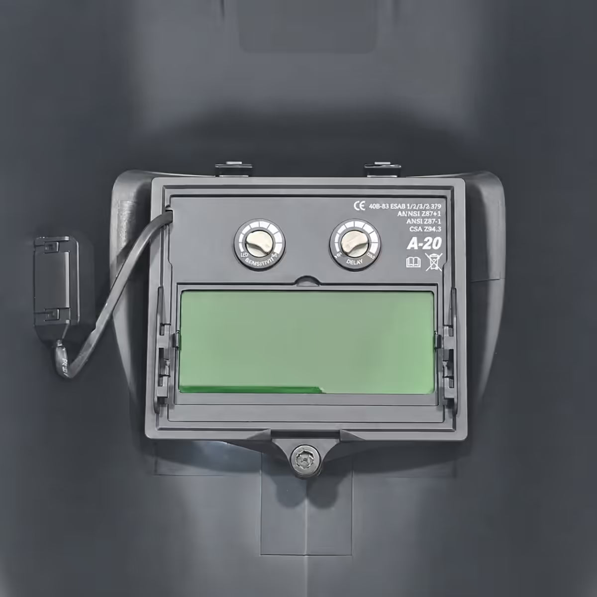 Detalle controles internos casco ESAB A20, ajuste de sensibilidad y retardo del filtro ADF - Ferretería La Palma - 1440026