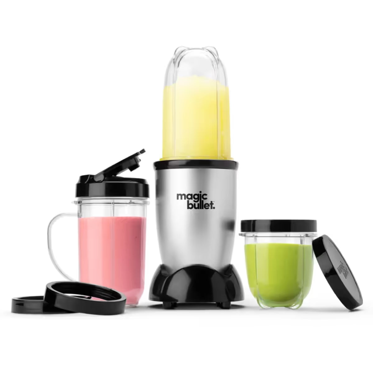 Vista frontal de la licuadora personal Magic Bullet Original de 250W con diferentes batidos en sus tres vasos intercambiables, tapas portátiles y anillos de comodidad - Almacén La Palma - 1690001