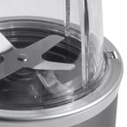 Vista en detalle de las aspas de acero inoxidable y el acoplamiento del vaso en la licuadora personal Nutribullet Original de 600W - Almacén La Palma - 1690000