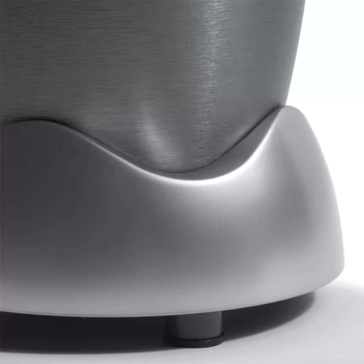 Vista en detalle de la base y el soporte antideslizante de la licuadora personal Nutribullet Original de 600W - Almacén La Palma - 1690000
