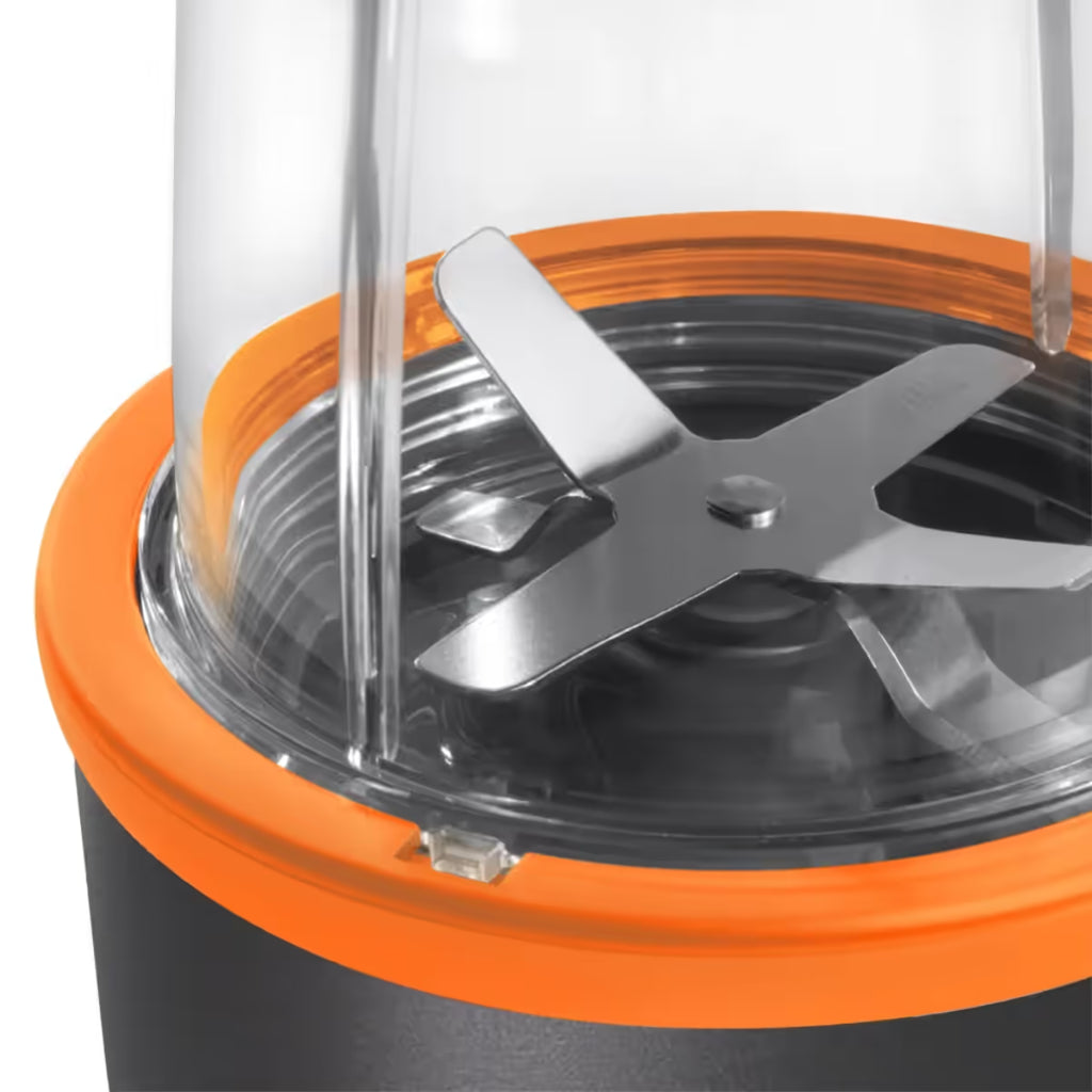 Primer plano de las aspas de extracción de acero inoxidable en la licuadora personal Nutribullet Pro 900 edición McLaren F1 Team - Ferretería La Palma - 1690779