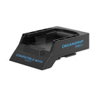Vista en perspectiva del adaptador Scangrip CONNECTOR para baterías Makita de 18V / 20V sobre fondo blanco - Ferretería La Palma - 1870016
