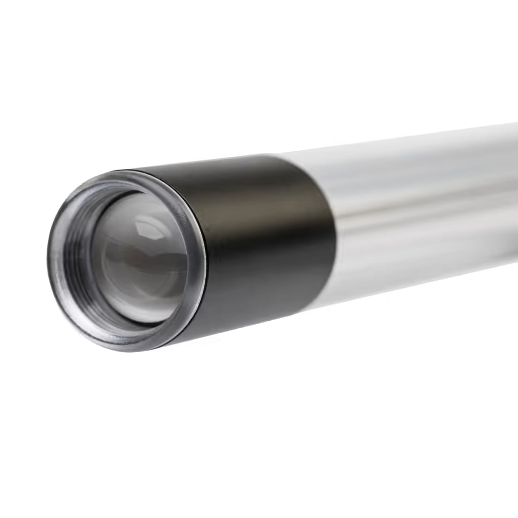 Primer plano del extremo superior y la lente de luz focalizada de la lámpara de inspección LED tipo barra Scangrip LINE LIGHT C+R sobre fondo blanco - Ferretería La Palma - 1870007