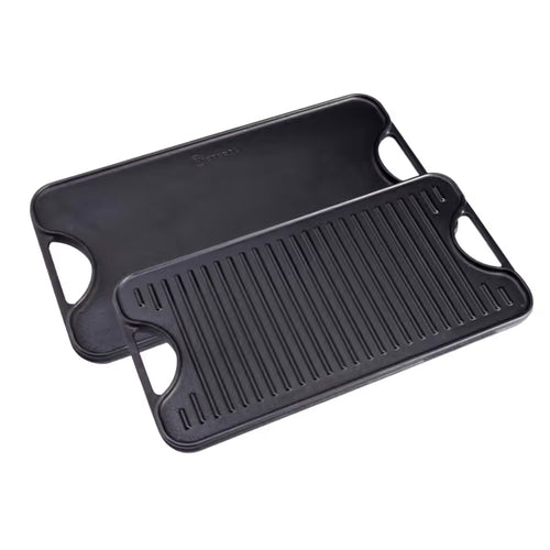 Vista en perspectiva de ambas caras (lisa y estriada tipo grill) de la plancha reversible Victoria de 47x25 cm en hierro fundido curado - Ferretería La Palma - 1050017