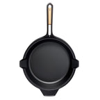 Sartén Victoria Signature Series de 30 cm en hierro fundido con inserto de bronce y mango ergonómico anti-térmico - Ferretería La Palma - 1050092