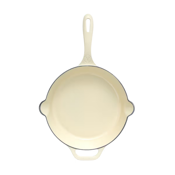 Sartén Victoria White Sable de 28 cm en hierro fundido esmaltado beige con mango largo y asa auxiliar - Imagen con fondo transparente - Ferretería La Palma - 1050142